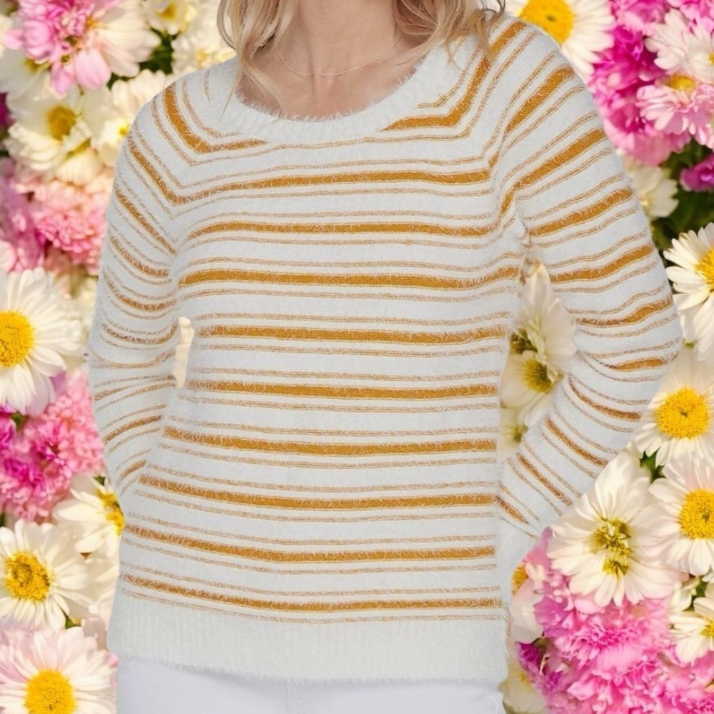 NYDJ White and Mustard Yellow Whisker Scoop Neck Sweater Women's‎ Size M